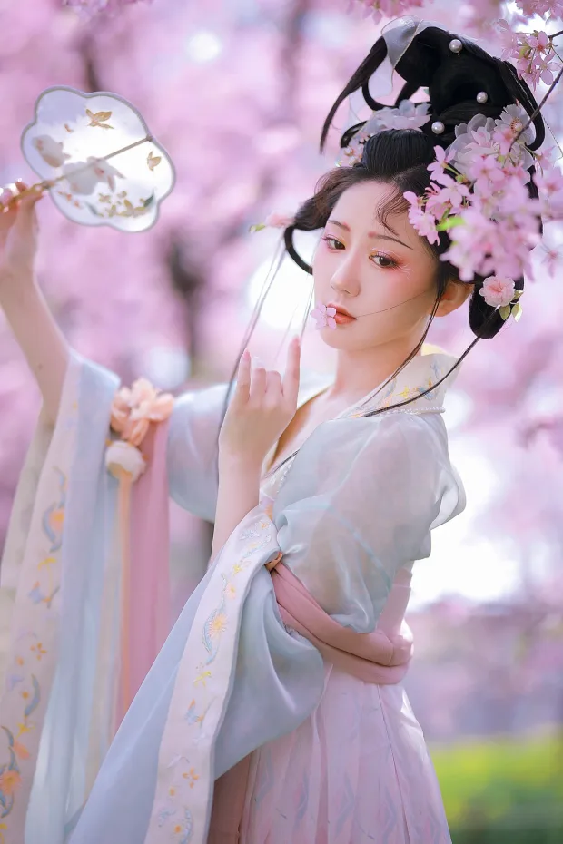 [艺图语]2022.12.22 Vol.2732 – 樱花仙子[20P] 7