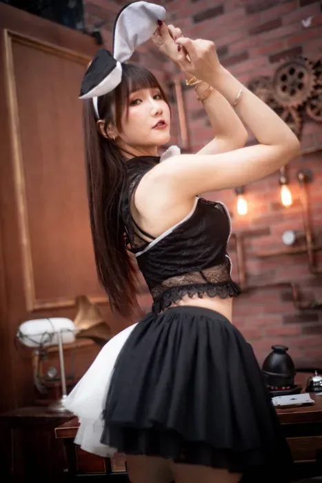 [街拍丝足] NO.079 乔乔儿 兔女郎 高跟美腿外拍[48P] 7