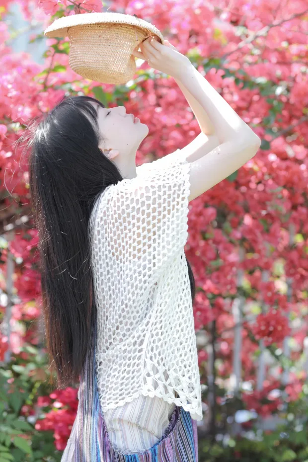 [艺图语]2023.01.05 Vol.2839 – 花与那女孩[24P] 7
