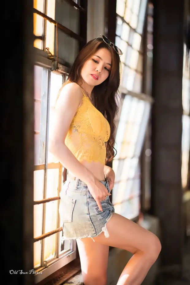 [街拍丝足] NO.192 Debby Chiu 露肚牛仔短裤高跟美腿[53P] 2