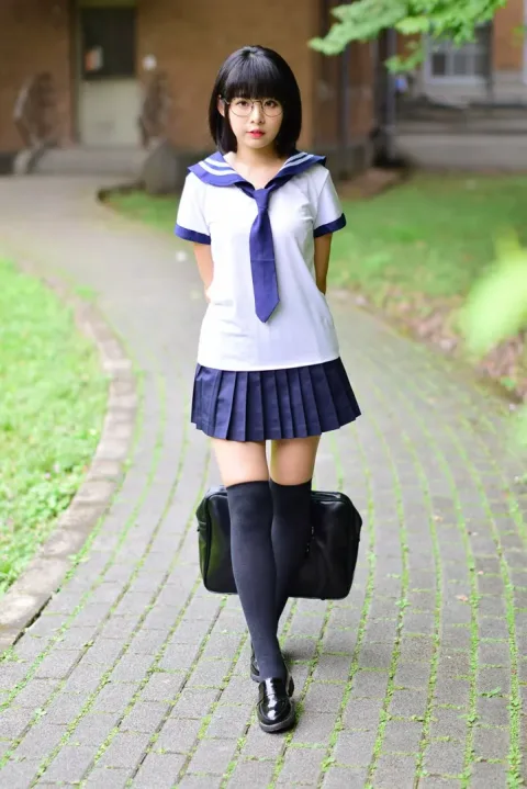 [街拍丝足] NO.171 海琳 学生制服[73P]