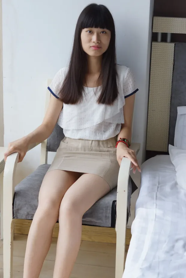 [街拍丝足] NO.030 一步裙对于她来说是一种受罪，但39的脚型确实亮点[74P] 2