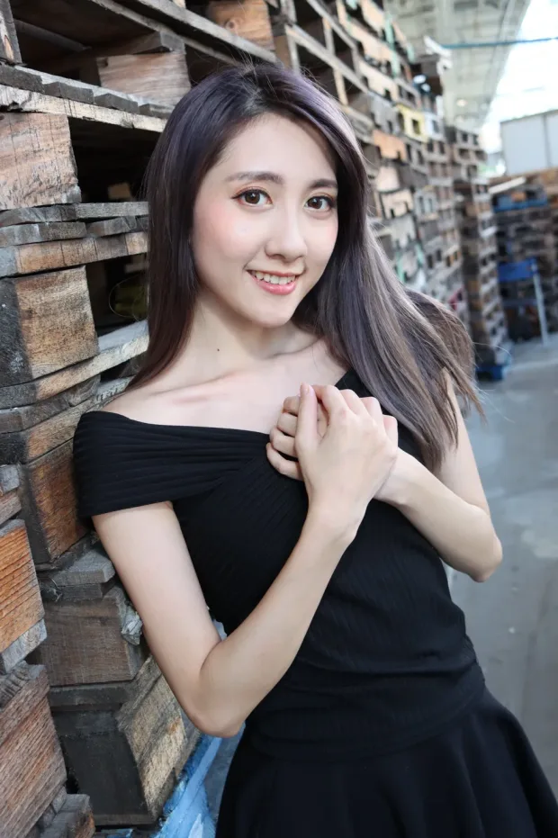 [街拍丝足] NO.140 Elaine Chung 连衣裙丝袜凉高美腿[73P] 7