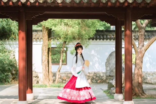 [艺图语] 2021.09.04 Vol.244 – 绿意 兔小白[26P] 6