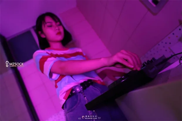 [MZSOCK]爱美足 NO.086 – 婷婷 2