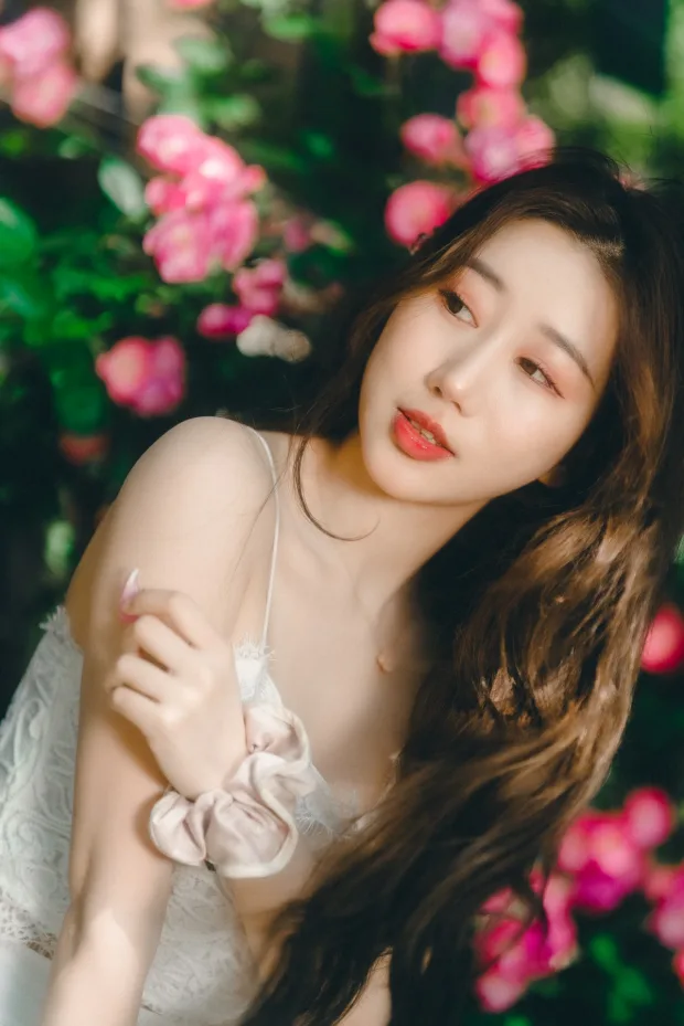 [艺图语]2023.05.20 Vol.3048 – 蔷薇花下[47P] 8