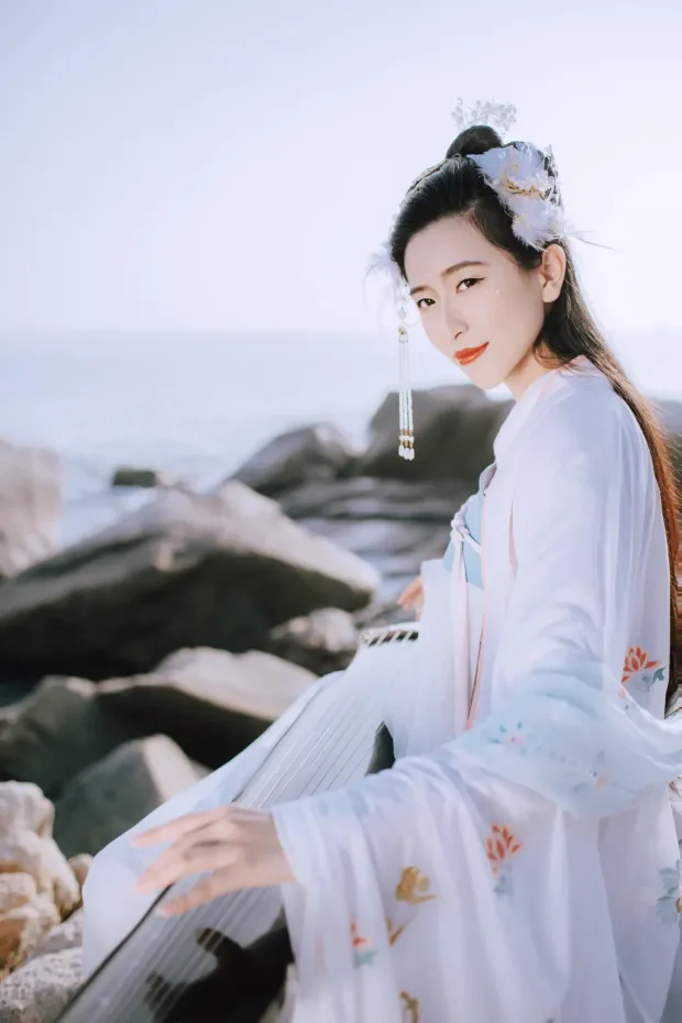 [艺图语] 2021.09.04 Vol.239 – 沧海无涯 颖儿[24P] 8