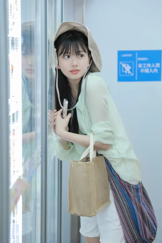 [艺图语]2023.01.08 Vol.2869 – 永远喜欢清透氧气的夏天[21P] 6