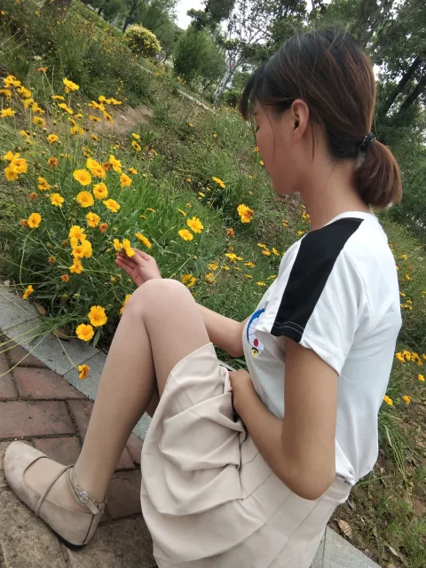 [街拍丝足] NO.016 肉丝绑带平底鞋[24P]