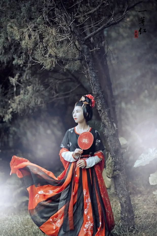 [艺图语] 2021.09.18 Vol.302 – 一萼红 唱小游[23P] 3