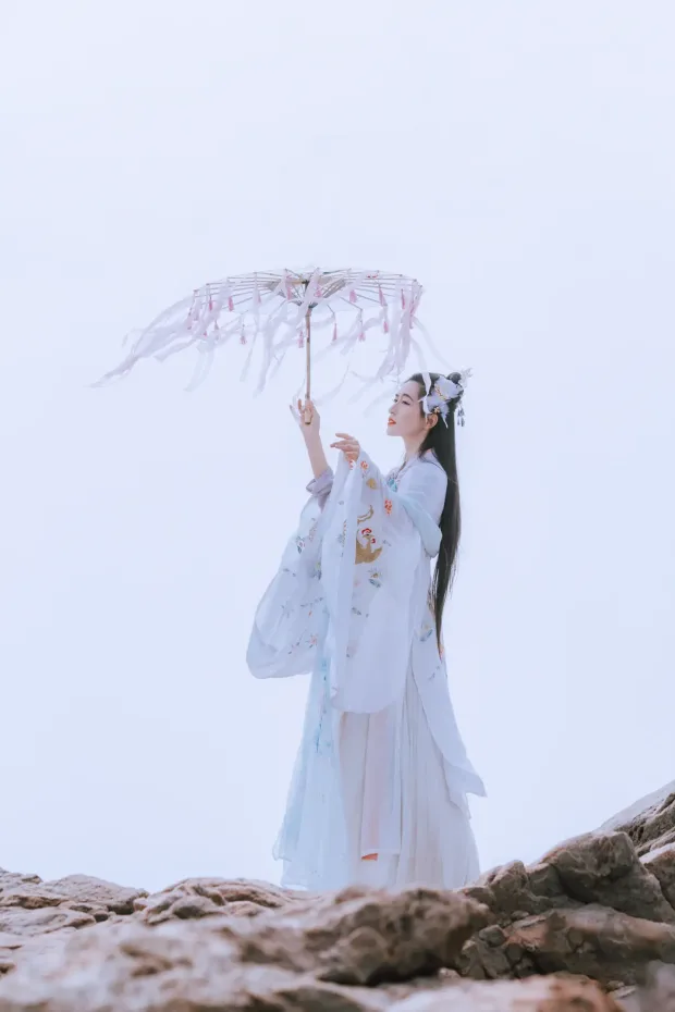 [艺图语] 2021.09.04 Vol.239 – 沧海无涯 颖儿[24P] 3