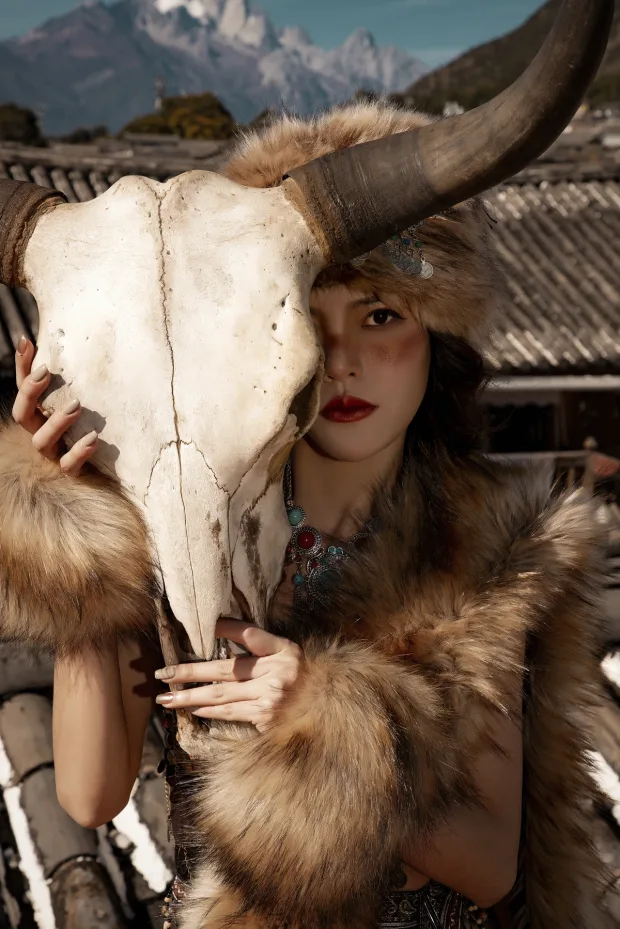 [艺图语]2022.12.17 Vol.2697 – 部落公主[24P] 8