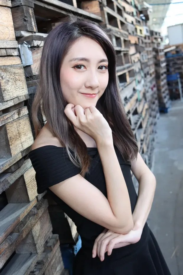 [街拍丝足] NO.140 Elaine Chung 连衣裙丝袜凉高美腿[73P] 4