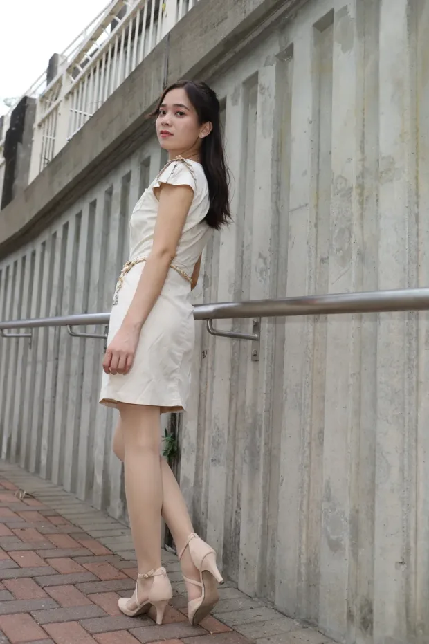 [街拍丝足] NO.107 Vency Shen 米色连衣裙丝袜高跟美腿[70P] 7