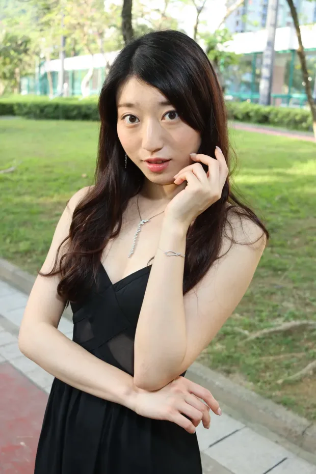 [街拍丝足] NO.106 吴小葵 公园黑色长裙[61P] 5