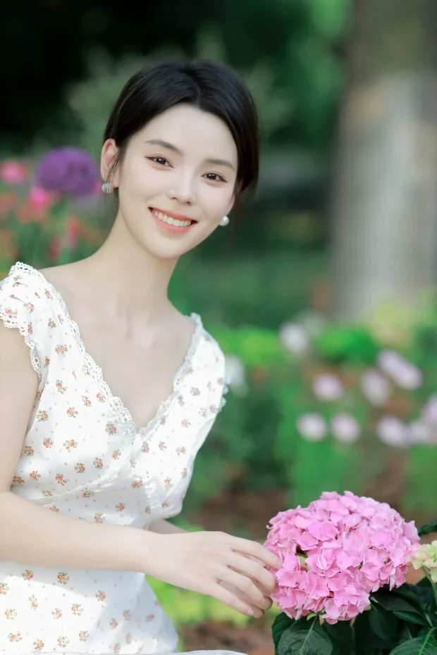 [艺图语]2024.06.26 Vol.3070 – 花园少女[21P] 6