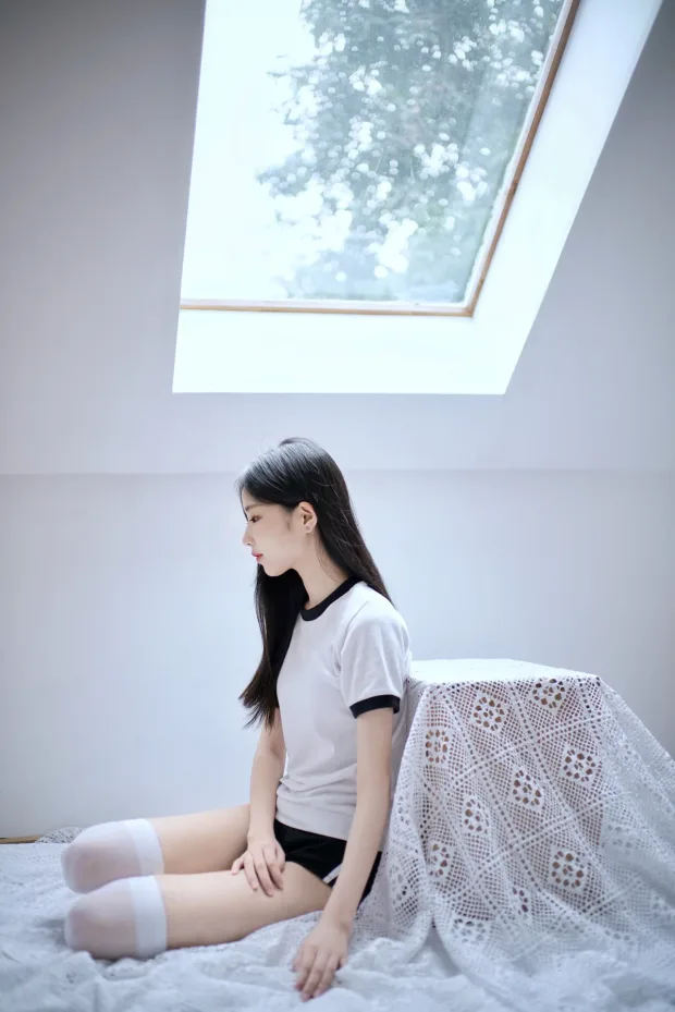 [艺图语]2022.12.29 Vol.2785 – 阁楼里的素白[25P] 4