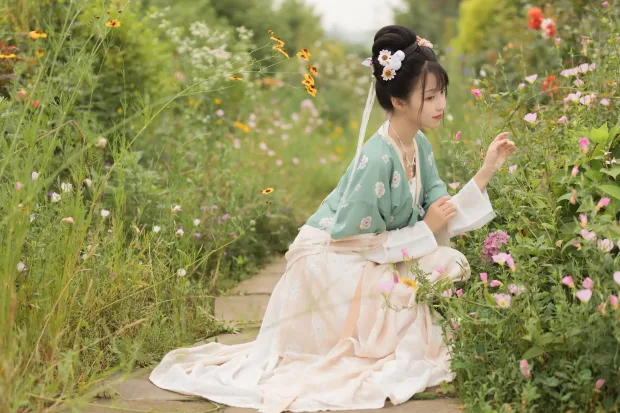 [艺图语] 2021.08.21 Vol.159 – 春日宴 miki小包子[23P] 7