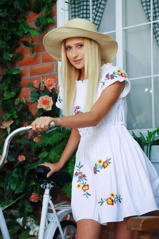 [MetArt] – 2017.09.25 – Lisa Dawn – Senna 3
