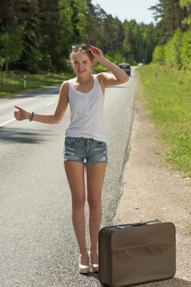 [MetArt] – 2018.09.01 – Faina Bona – Hitchhiker 1
