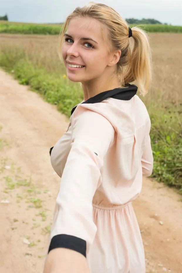 [MetArt] – 2018.09.19 – Yelena – Nature Walk 5