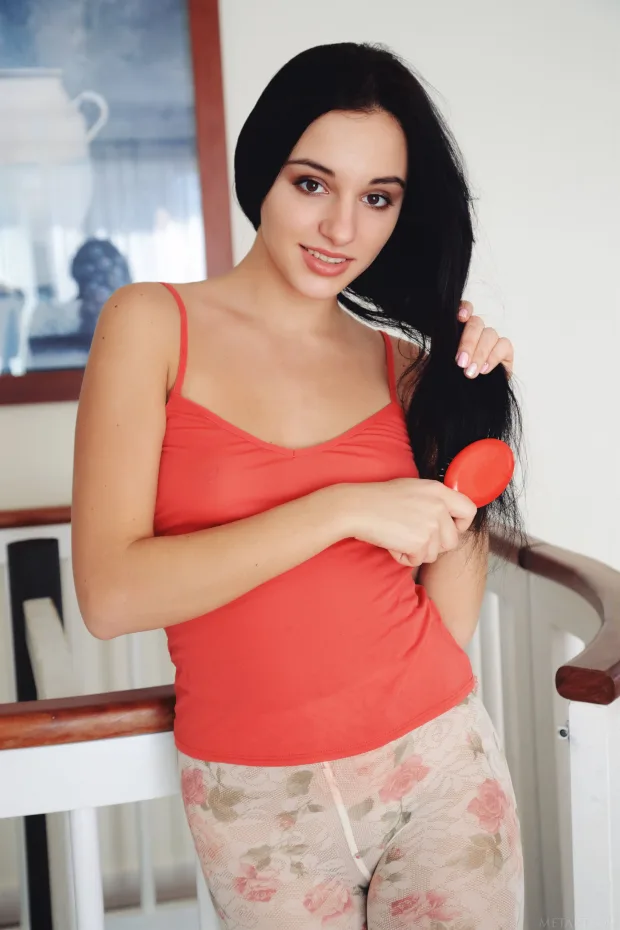 [MetArt] – 2018.10.08 – Sultana – Lazy Day 8