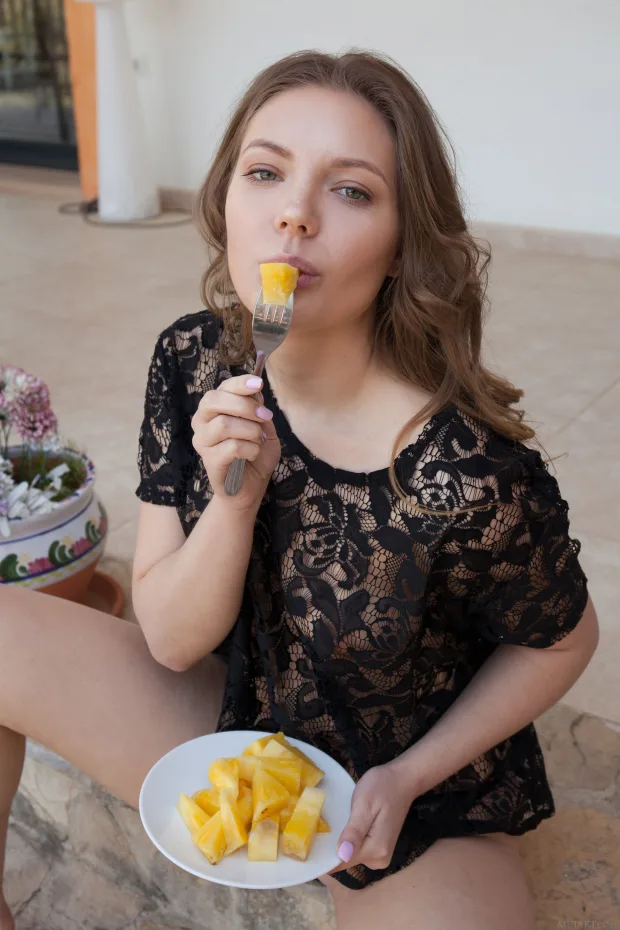 [MetArt] – 2018.10.31 – Maxine – Snack On This 7