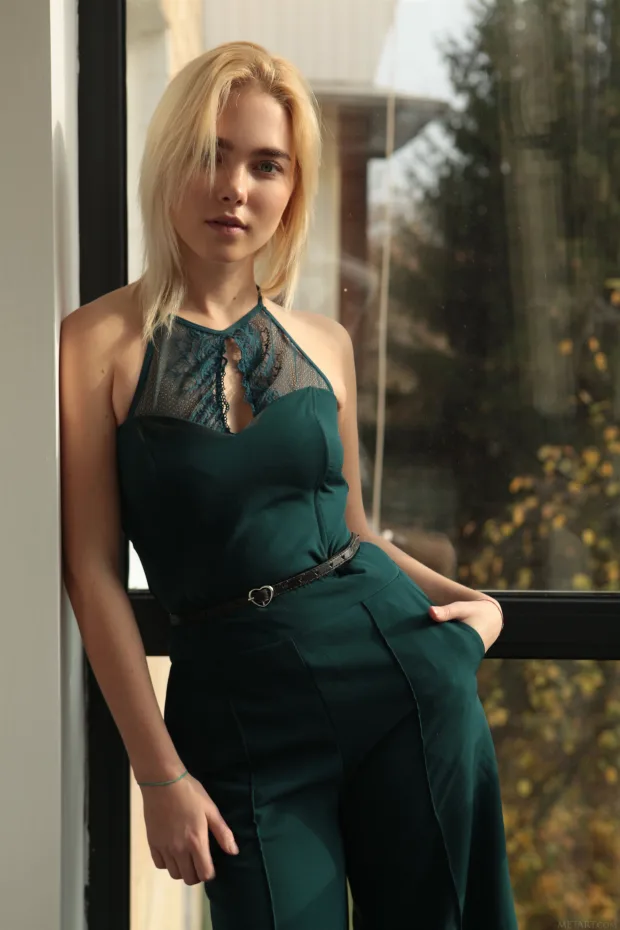 [MetArt] – 2019.01.01 – Scarlet – Presenting Scarlet 3