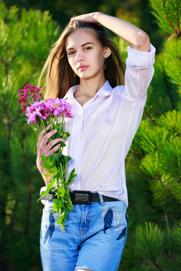 [MetArt] – 2019.02.01 – Valencia – Casual Outdoors 3
