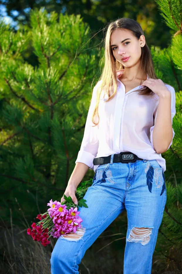 [MetArt] – 2019.02.01 – Valencia – Casual Outdoors 8