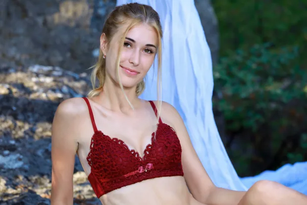 [MetArt] – 2019.03.19 – Aileen – Glamour In Nature 3