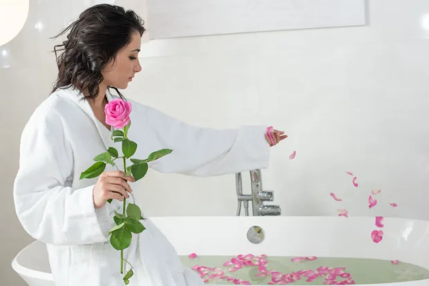 [MetArt] – 2020.01.06 – Dionisia – Romantic Bath 3