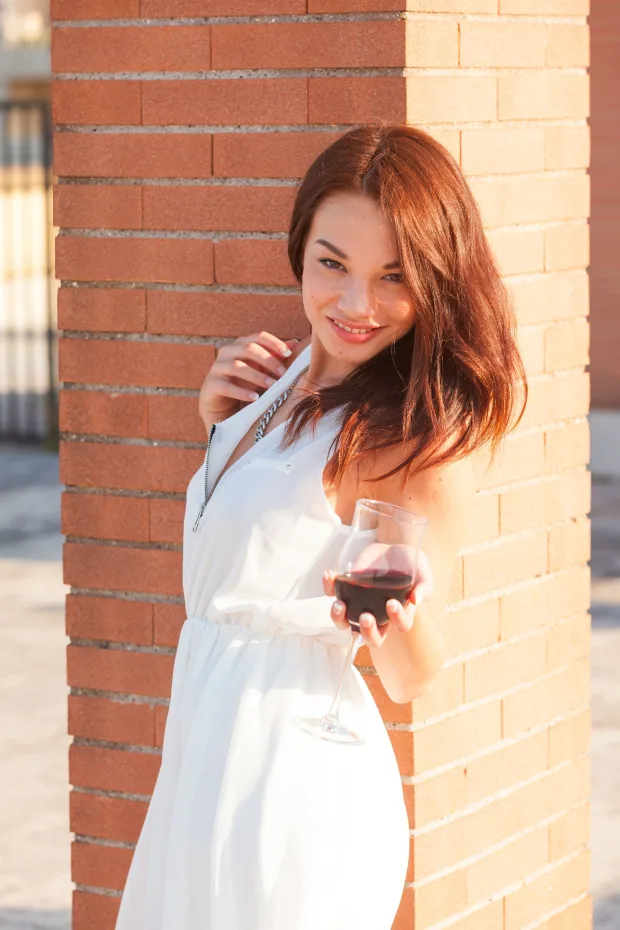 [MetArt] – 2020.05.07 – WINE STROLL NICI DEE 4