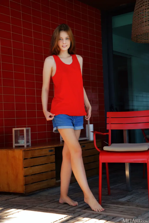 [MetArt] – 2020.05.23 – PATIO CHAIR SIENNA 2