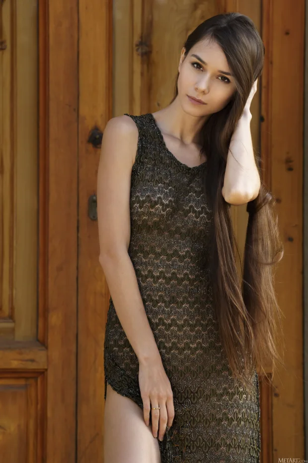 [MetArt] – 2020.06.08 – GO LONG LEONA MIA 3