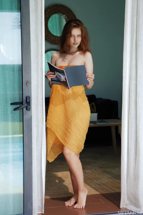 [MetArt] – 2020.08.03 – FLIRTY EYES SIENNA
