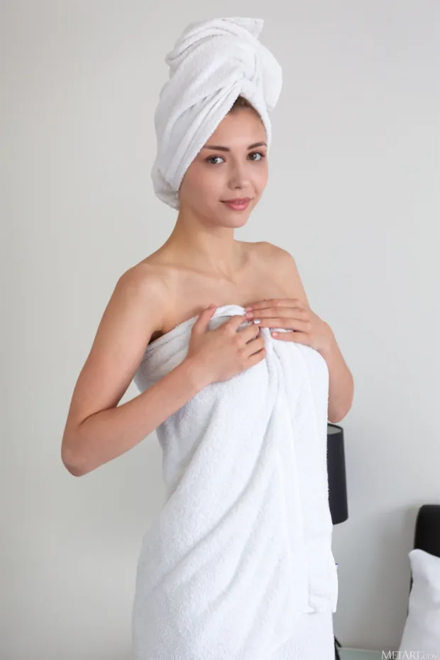 [MetArt] – 2021.01.21 – Mila Azul – Headboard 3
