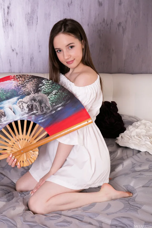 [MetArt] – 2021.01.29 – Sabrina Young – Fan Myself 5