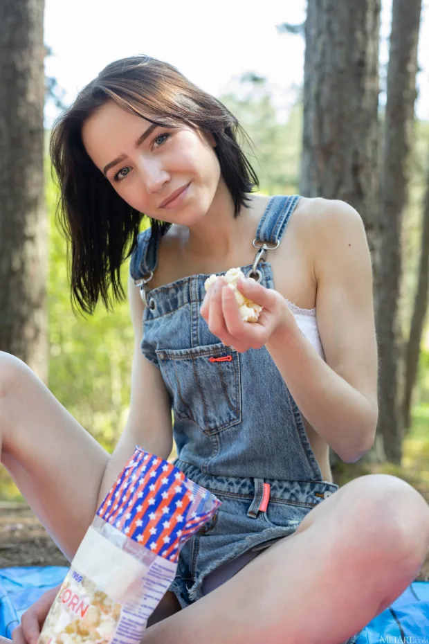 [MetArt] – 2021.09.01 – Erna – Park Fun 3