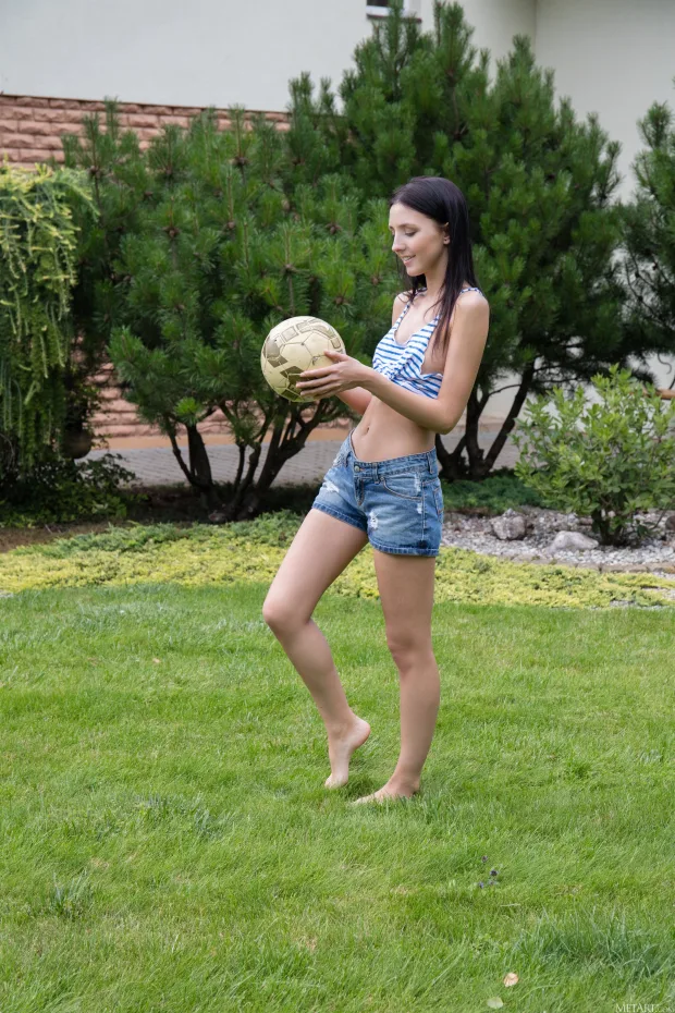 [MetArt] – 2022.01.10 – Myra – Play Ball 4