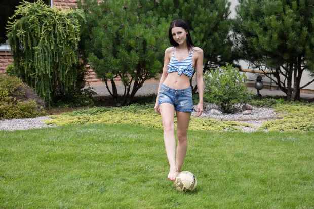[MetArt] – 2022.01.10 – Myra – Play Ball 6