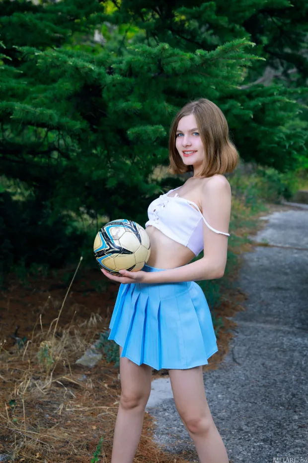 [MetArt] – 2022.02.18 – Helana – Presenting Helana 1