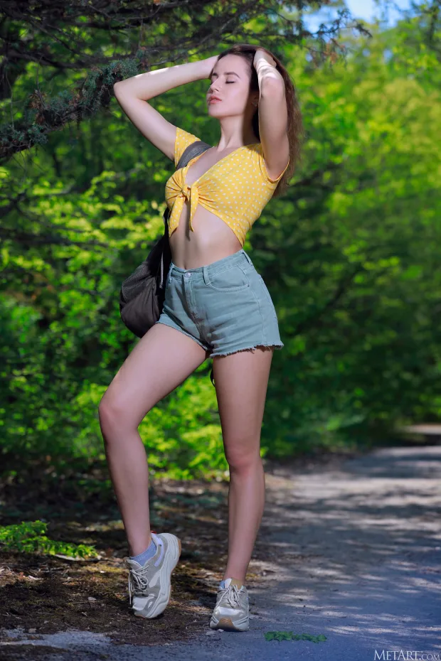 [MetArt] – 2022.06.19 – Annamalia – Hike 6