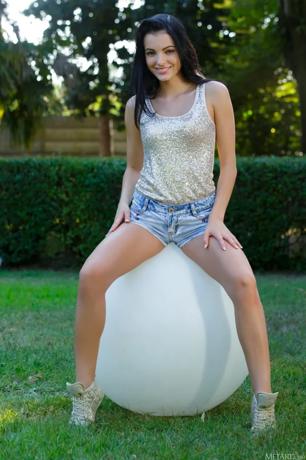 [MetArt] – 2022.06.28 – Sapphira A – Bike and Ball 5