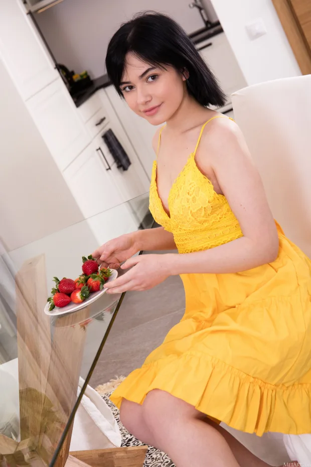 [MetArt] – 2022.07.15 – Baiba – Presenting Baiba 2