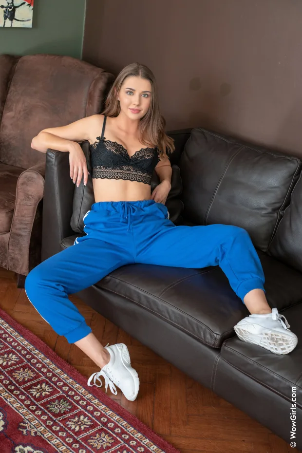 [WowGirls] 2019.01.06 Sybil.Serving Looks 6