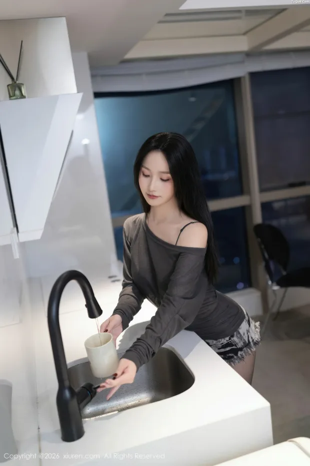 [XiuRen秀人网]第11202期杏子写真 [76P] 2