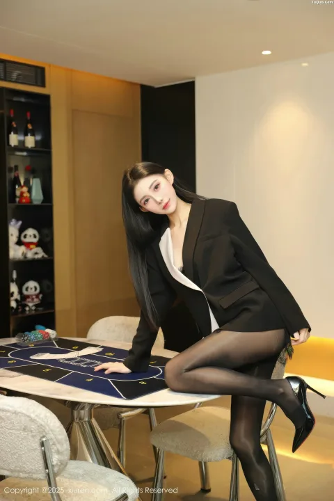 [XiuRen秀人网]第11161期许微微写真 [73P]