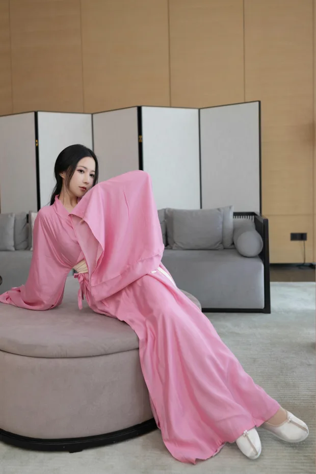 [XiuRen秀人网]第B153期鱼子酱写真 [120P] 2